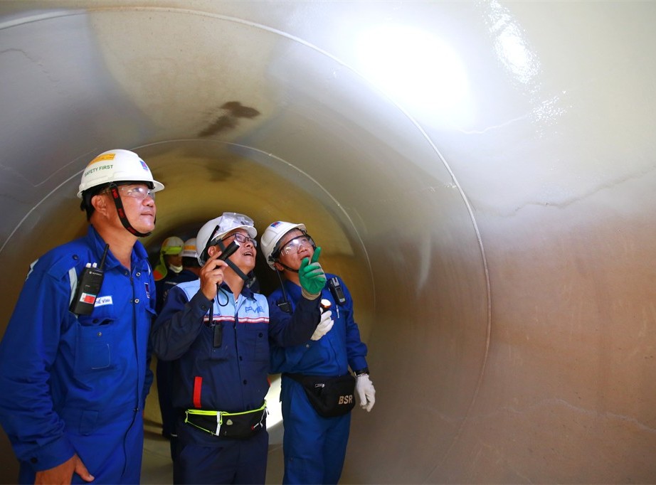 Hoàn thành bảo dưỡng đường ống nước biển làm mát Nhà máy Lọc dầu Dung Quất