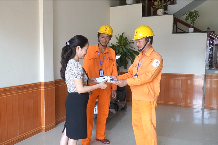 PC Quảng Bình: Tư vấn khách hàng sử dụng điện tiết kiệm, an toàn, hiệu quả 