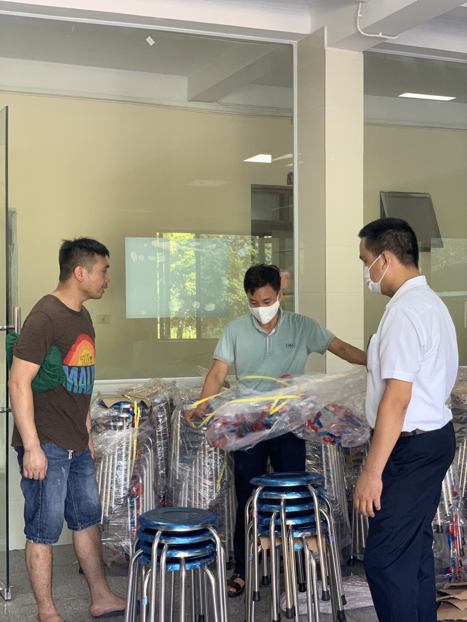 Than Dương Huy chăm lo đời sống công nhân tại Khu Chung cư Km8