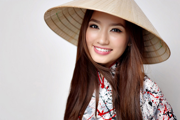 Trúc Diễm quyến rũ với áo dài cách tân, Thời trang, truc
