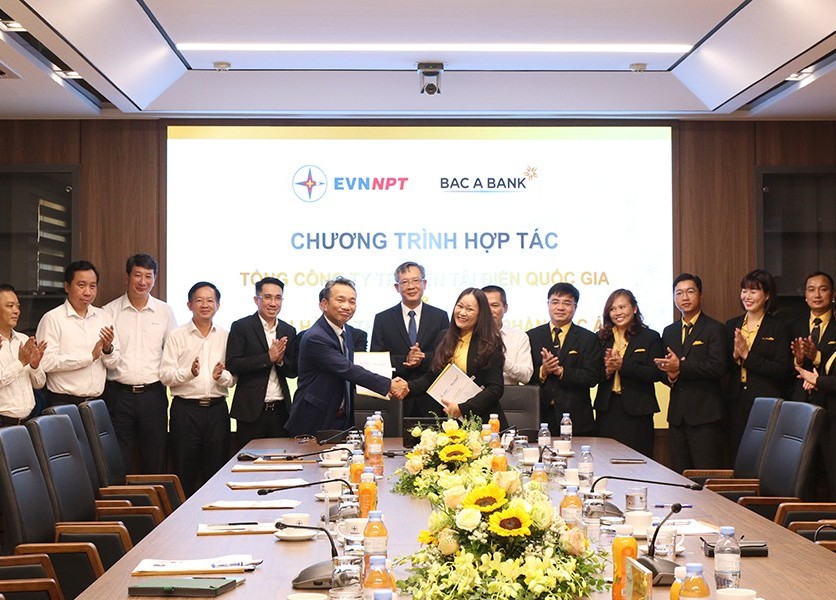 EVNNPT và BAC A BANK ký hợp đồng tài trợ vốn cho 2 dự án truyền tải điện