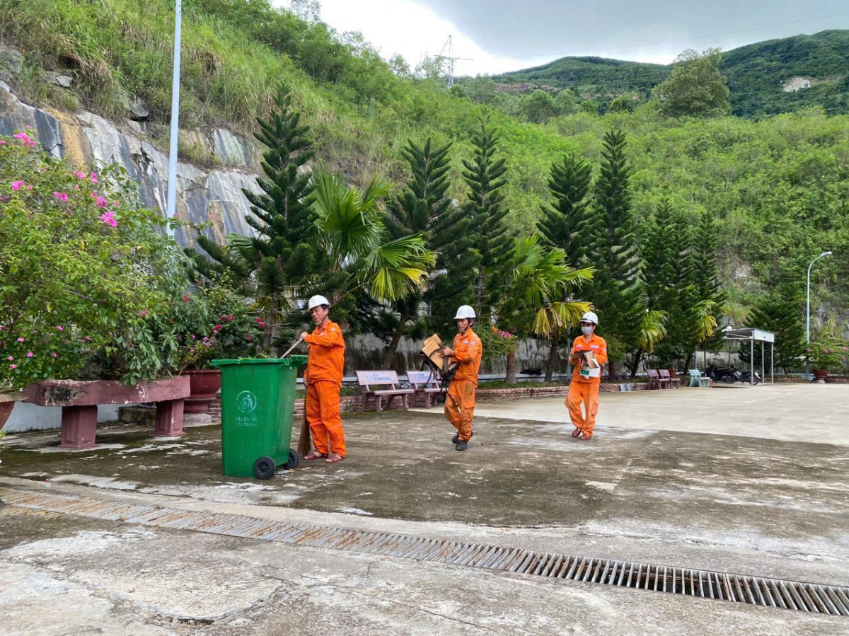 Thủy điện An Khê - Ka Nak hưởng ứng ‘Ngày chủ nhật xanh’