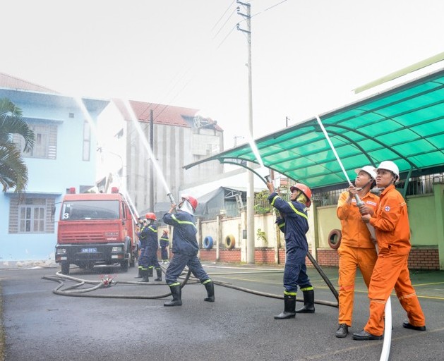 Công ty Thủy điện Đồng Nai diễn tập phòng cháy chữa cháy và cứu nạn cứu hộ