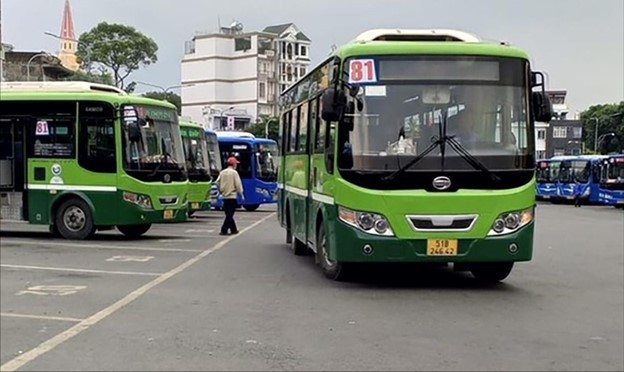 Dự thảo toàn bộ xe buýt chạy bằng điện vào năm 2030 - Còn băn khoăn, lo lãng phí