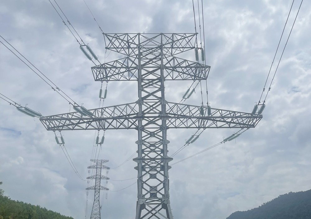 Đóng điện dự án đường dây 220kV nhập khẩu điện từ Lào về Việt Nam