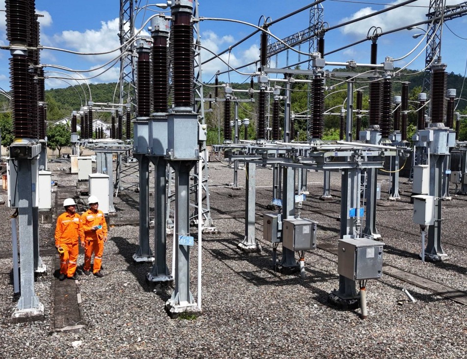 EVNSPC đóng điện nhiều công trình lưới điện 110kV trước Tết Ất Tỵ