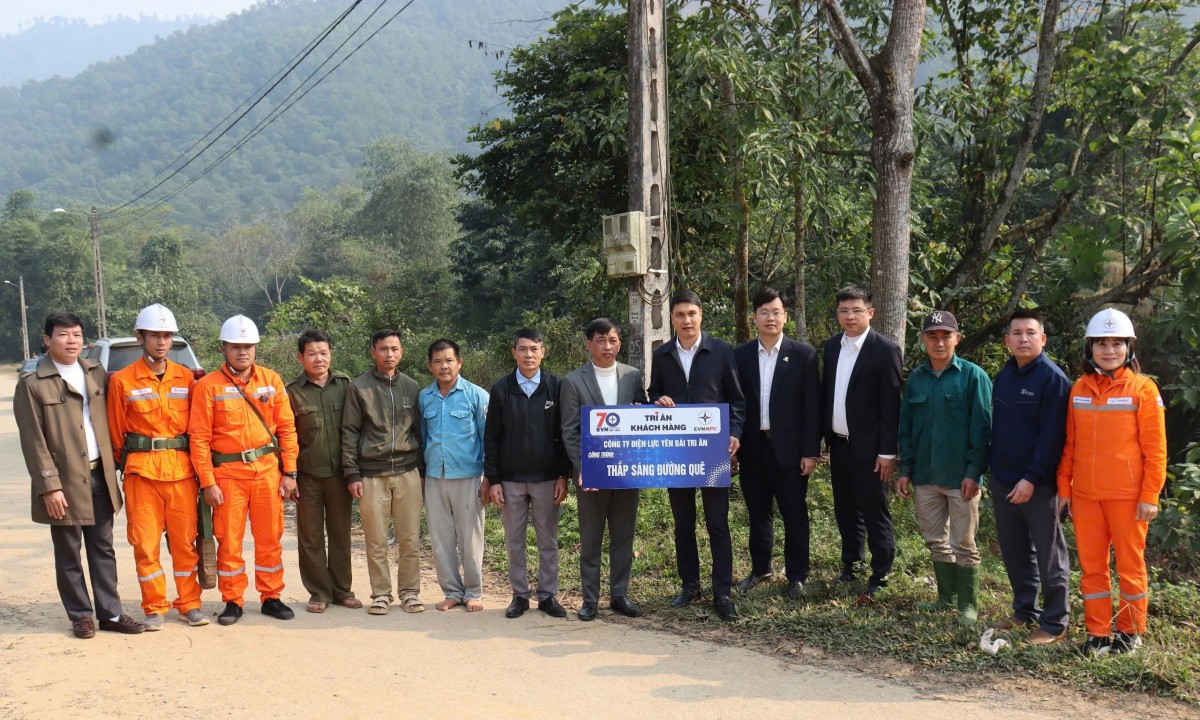 Công ty Điện lực Yên Bái - Mùa xuân thắp sáng niềm tin