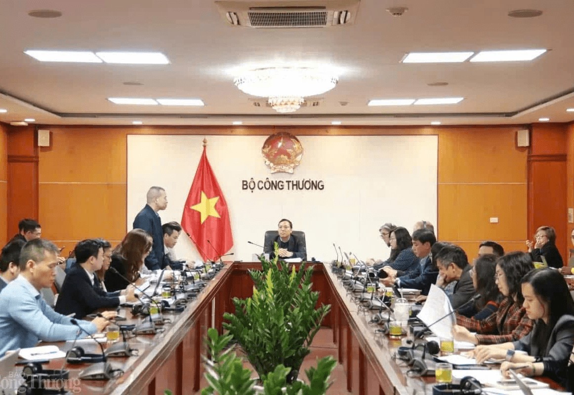 Thảo luận kế hoạch triển khai ‘chuyển đổi năng lượng công bằng’ ở Việt Nam năm 2025