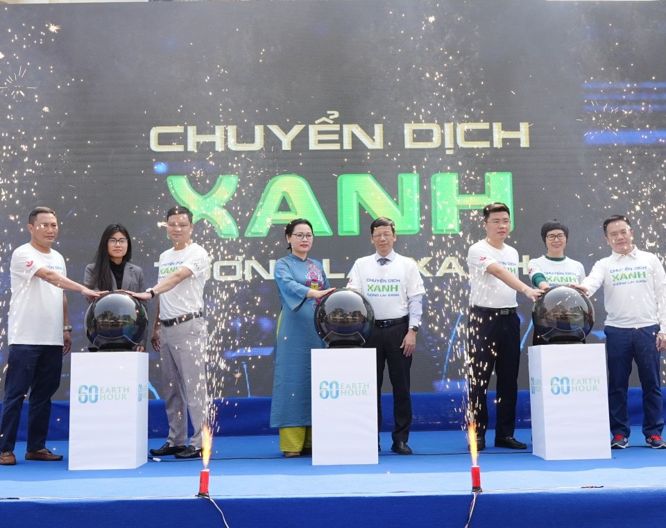 Hà Nội hưởng ứng Giờ Trái đất 2025: ‘Chuyển dịch xanh - Tương lai xanh’