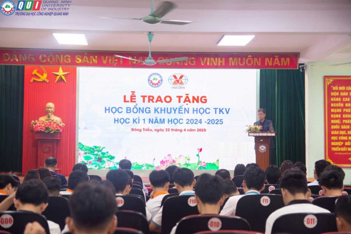 TKV trao 15 suất học bổng cho sinh viên Trường Đại học Công nghiệp Quảng Ninh