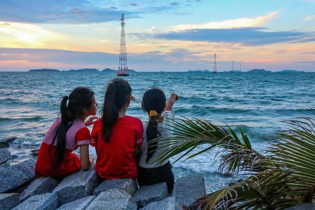 Đưa điện lưới quốc gia ra đảo - Tổng công ty Điện lực miền Nam viết tiếp những kỳ tích