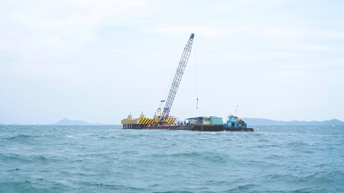 Đưa điện lưới quốc gia ra đảo - Tổng công ty Điện lực miền Nam viết tiếp những kỳ tích