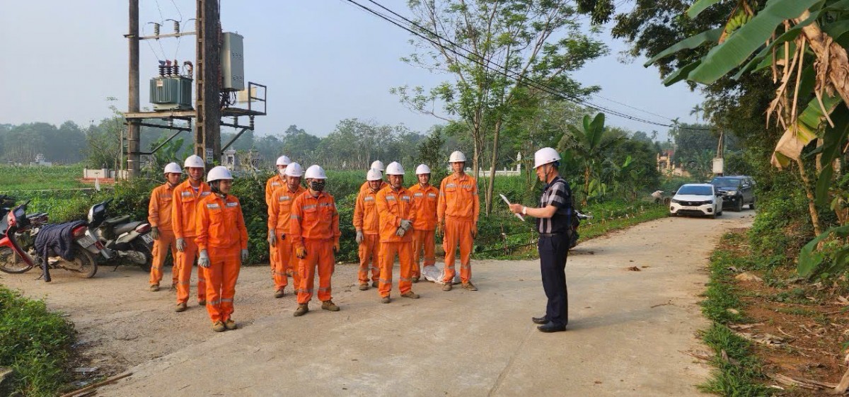 Tự hào người thợ điện Hương Sơn (Công ty Điện lực Hà Tĩnh)