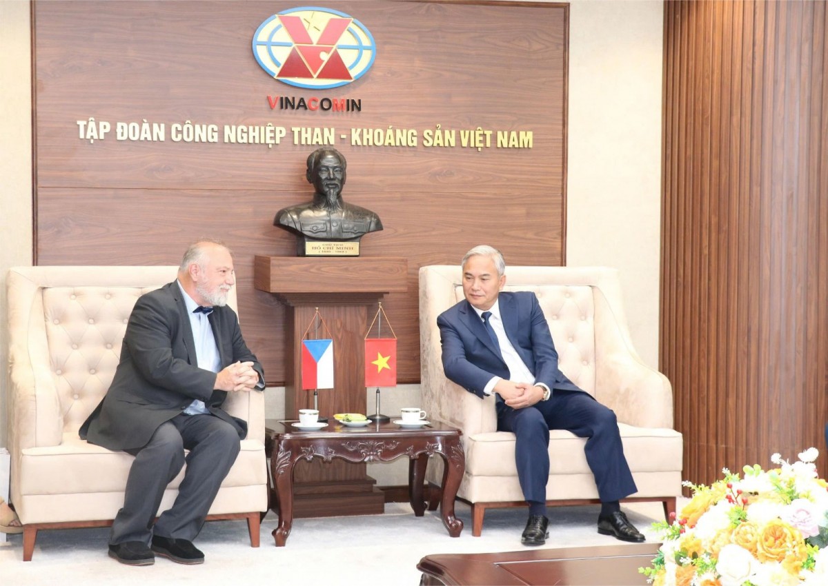Tổng Giám đốc TKV làm việc với Đại sứ Cộng hòa Séc tại Việt Nam