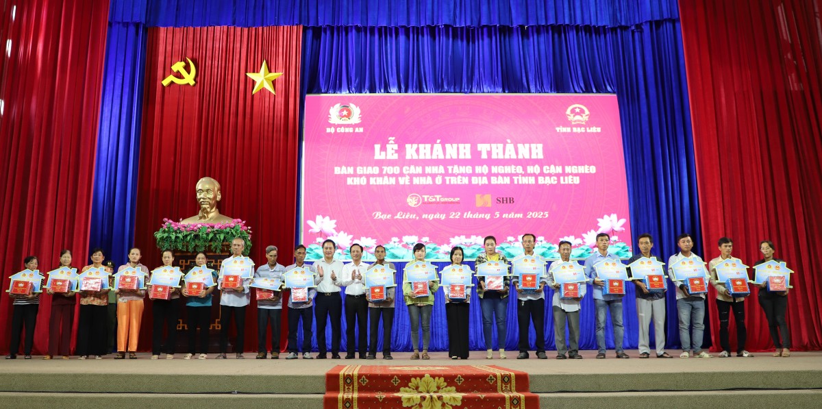 Bàn giao 700 căn nhà tình nghĩa do T&T Group và SHB tài trợ cho người dân tỉnh Bạc Liêu