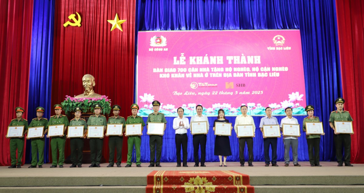 Bàn giao 700 căn nhà tình nghĩa do T&T Group và SHB tài trợ cho người dân tỉnh Bạc Liêu