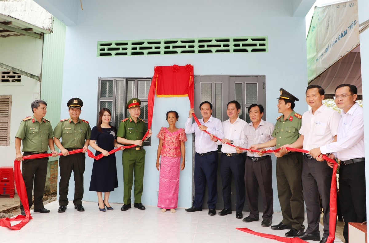 Bàn giao 700 căn nhà tình nghĩa do T&T Group và SHB tài trợ cho người dân tỉnh Bạc Liêu