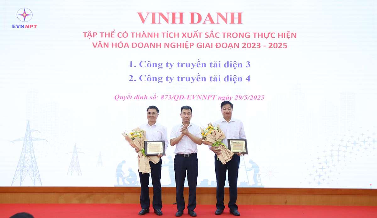 EVNNPT tổng kết phong trào thi đua yêu nước giai đoạn 2020-2025 và vinh danh các điển hình tiên tiến