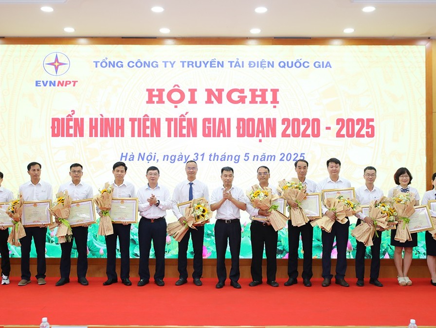 EVNNPT tổng kết phong trào thi đua yêu nước giai đoạn 2020-2025 và vinh danh các điển hình tiên tiến