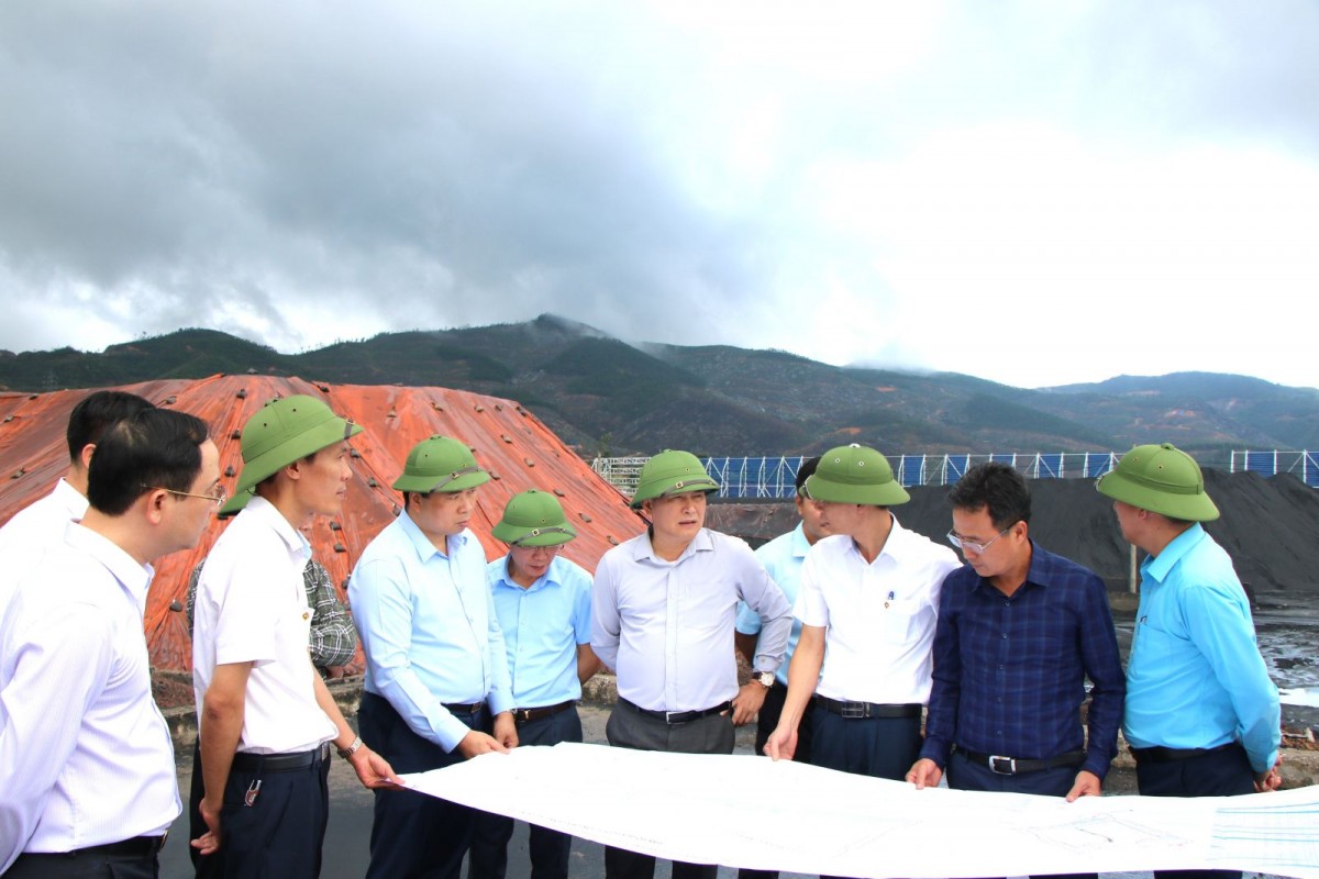 Tổng Giám đốc TKV kiểm tra sản xuất các đơn vị kho vận, sàng tuyển, tiêu thụ than