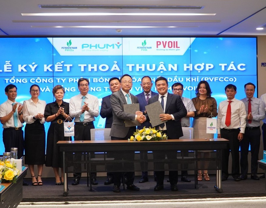 PVFCCo - Phú Mỹ và PVOIL hợp tác trong lĩnh vực dịch vụ, thương mại và hóa chất