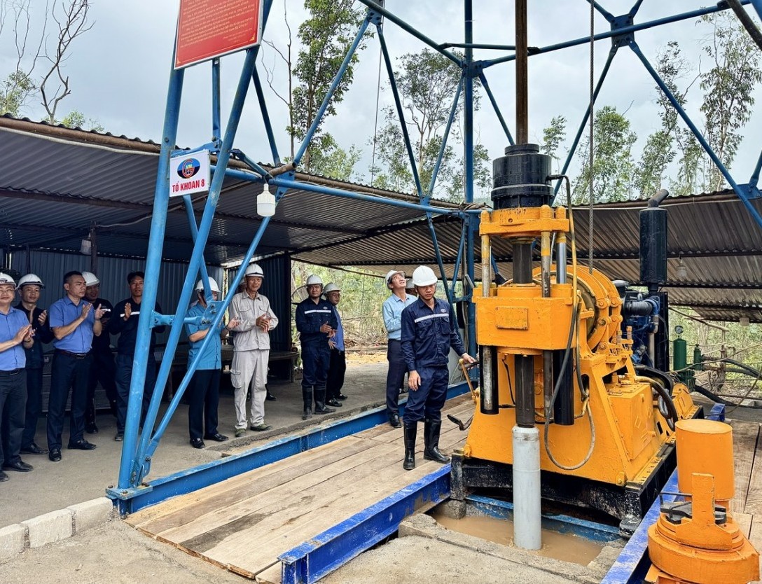 Khởi công lỗ khoan GK289 - dự án hợp tác thăm dò giữa TKV và JOGMEC (Nhật Bản)