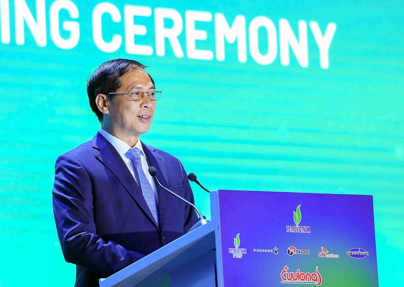 Ký kết hợp đồng phân chia sản phẩm (PSC) Lô 15-1