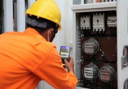 Giải thích rõ hơn về biến thiên tiêu thụ điện trong năm và cách tiết kiệm điện