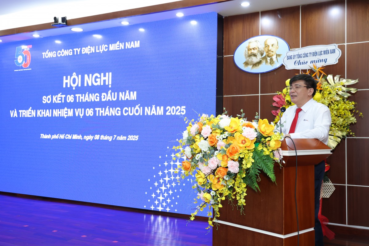 EVNSPC đón nhận Huân chương Lao động và sơ kết hoạt động 6 tháng đầu năm 2025