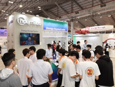 Ấn tượng thương hiệu Hoymiles tại Triển lãm Solar & Storage Live Vietnam 2025