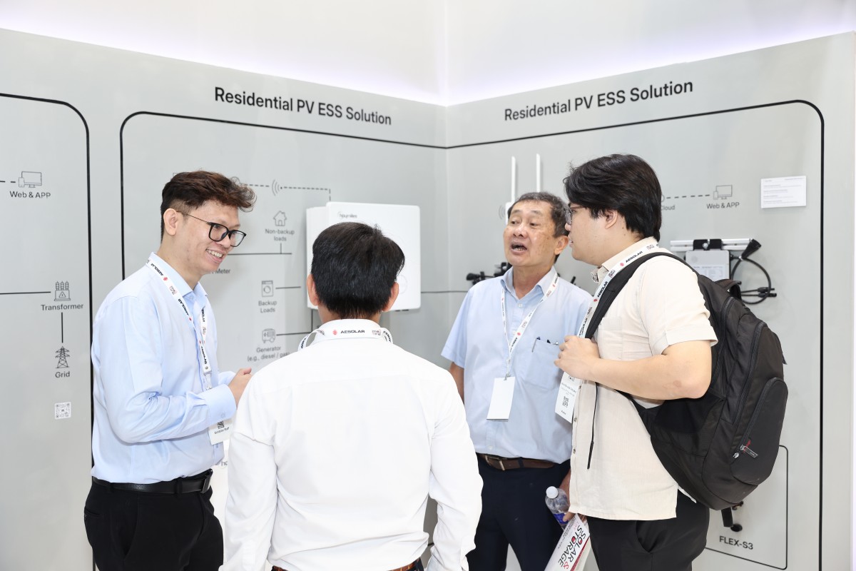 Ấn tượng thương hiệu Hoymiles tại Triển lãm Solar & Storage Live Vietnam 2025