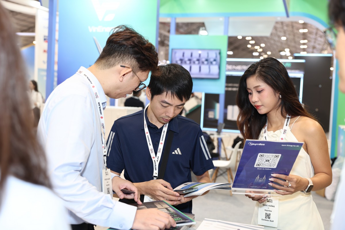 Ấn tượng thương hiệu Hoymiles tại Triển lãm Solar & Storage Live Vietnam 2025