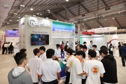 Ấn tượng thương hiệu Hoymiles tại Triển lãm Solar & Storage Live Vietnam 2025