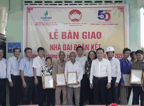 PVTrans bàn giao 200 căn nhà Đại đoàn kết cho các hộ gia đình khó khăn tại Cần Thơ