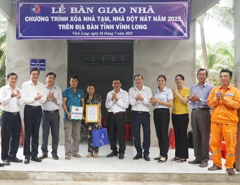 EVNSPC hoàn thành chương trình hỗ trợ xóa nhà tạm, nhà dột nát tại các tỉnh phía Nam