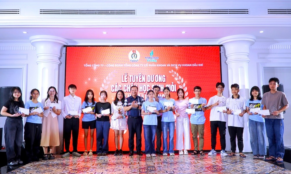 PV Drilling tổ chức tuyên dương và hành trình về nguồn cho các cháu đạt thành tích học sinh giỏi 8 năm liên tục