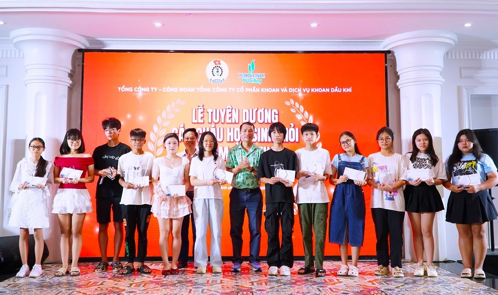 PV Drilling tổ chức tuyên dương và hành trình về nguồn cho các cháu đạt thành tích học sinh giỏi 8 năm liên tục