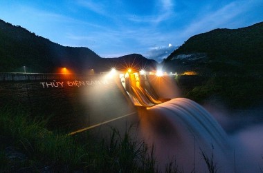 Nhà máy Thủy điện Bản Vẽ đã ứng phó như thế nào trong lũ đặc biệt lớn?