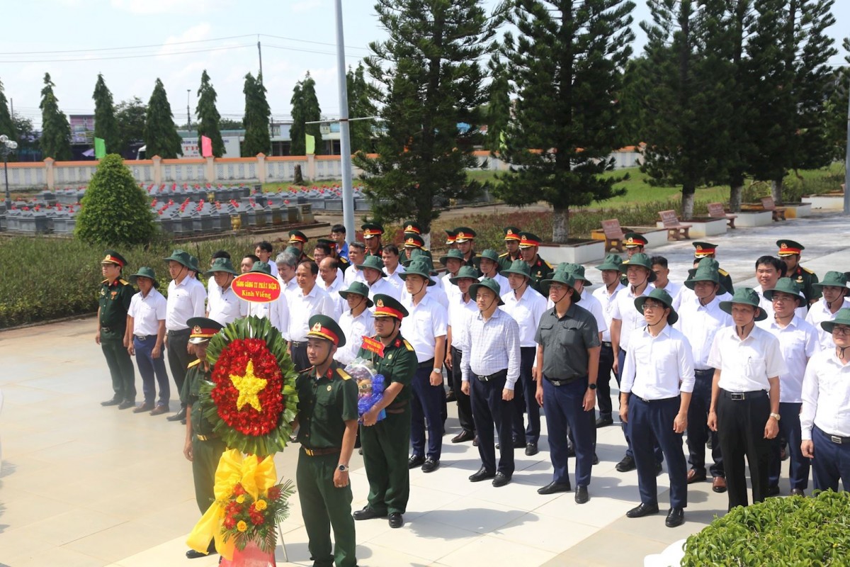 EVNGENCO1 tổ chức chuỗi hoạt động tri ân nhân Ngày Thương binh - Liệt sỹ tại tỉnh Vĩnh Long