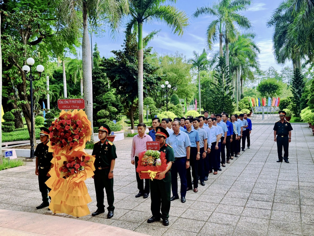 EVNGENCO1 tổ chức chuỗi hoạt động tri ân nhân Ngày Thương binh - Liệt sỹ tại tỉnh Vĩnh Long