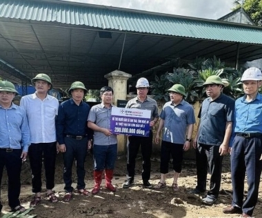 EVNGENCO1 trao 1 tỷ đồng hỗ trợ người dân các xã chịu ảnh hưởng mưa lũ tại tỉnh Nghệ An