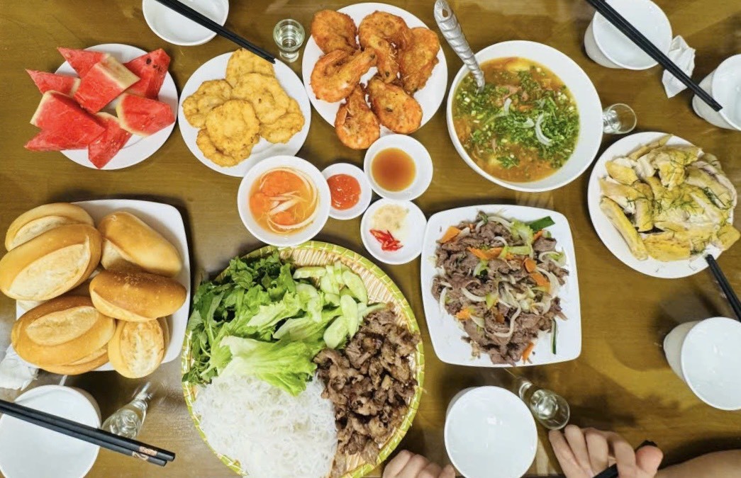 Đầm ấm ‘Bữa cơm công đoàn’ tại Công ty Cổ phần Giám định - Vinacomin