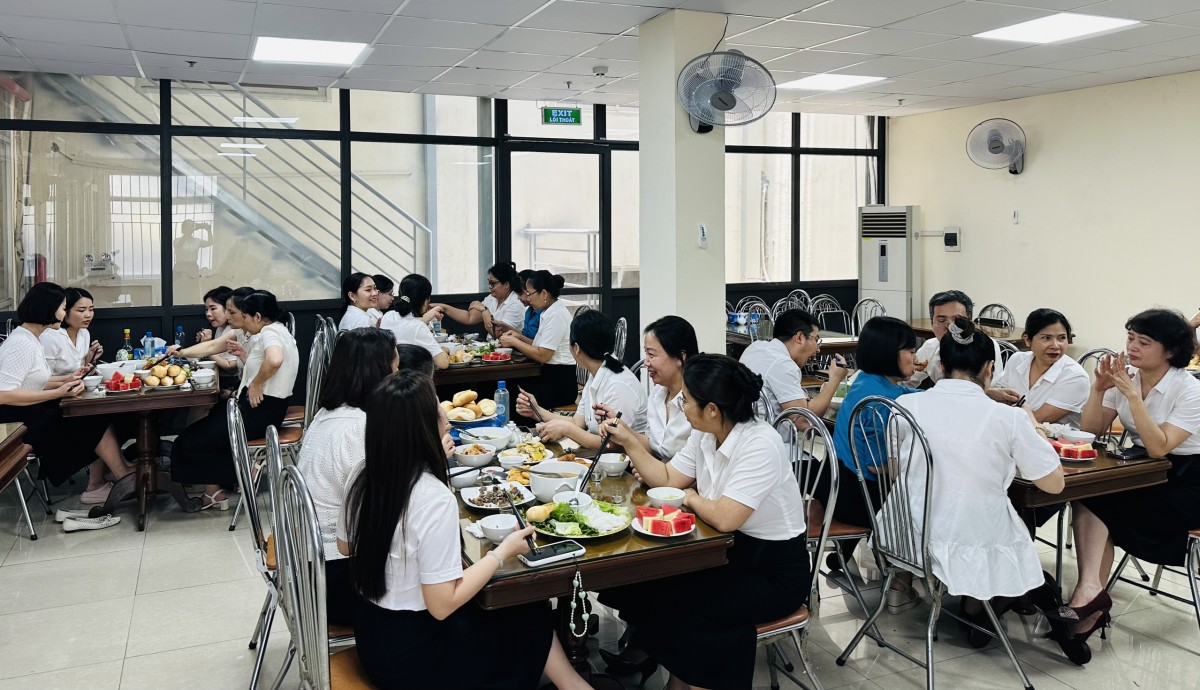 Đầm ấm ‘Bữa cơm công đoàn’ tại Công ty Cổ phần Giám định - Vinacomin