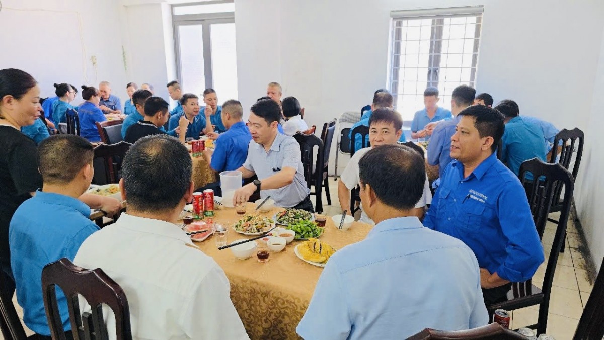 Đầm ấm ‘Bữa cơm công đoàn’ tại Công ty Cổ phần Giám định - Vinacomin