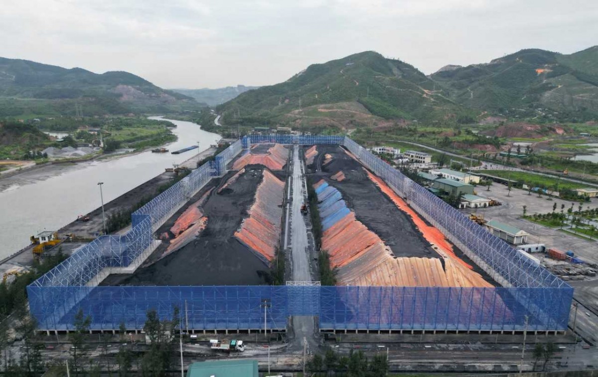 Than Hòn Gai gắn biển công trình ‘Hệ thống xử lý bụi Cụm bến số 3 - Cảng Làng Khánh’