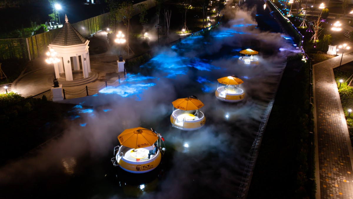 Vẻ đẹp siêu thực trên Dòng sông Ánh sáng T&T City Millennia
