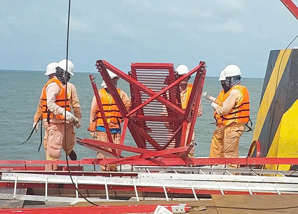 EVNNPT tăng cường lực lượng, tiếp sức dự án cấp điện lưới quốc gia cho Côn Đảo