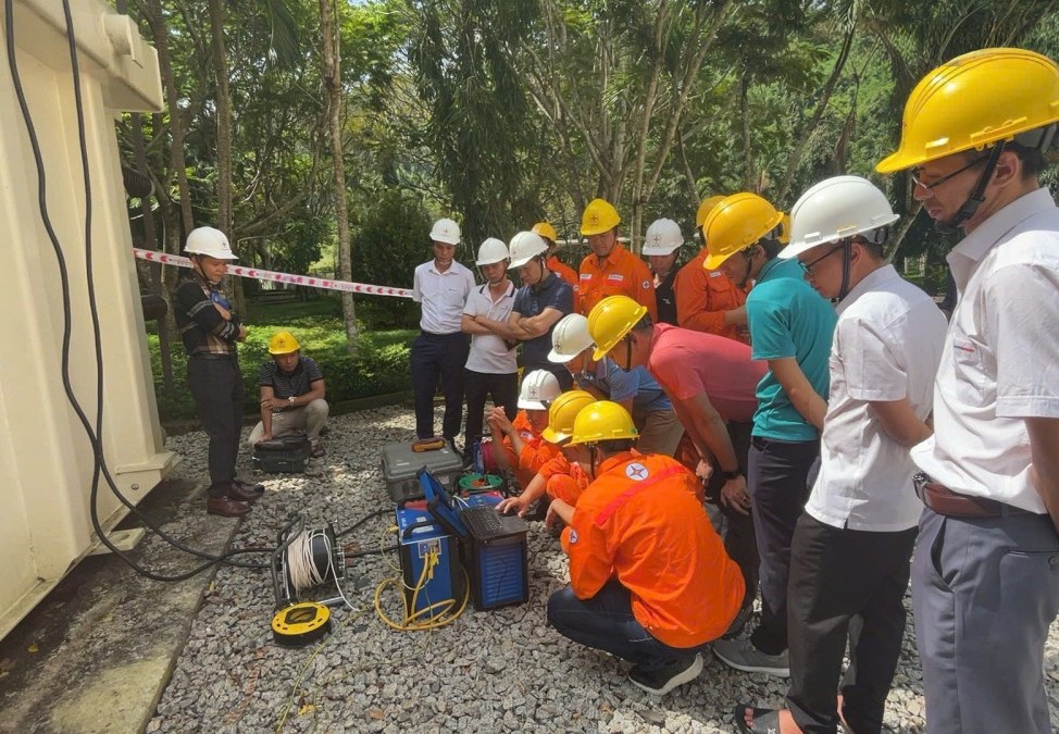 EVNGENCO1 tổ chức khóa đào tạo thí nghiệm máy biến áp, máy cắt, máy phát điện trong nhà máy điện