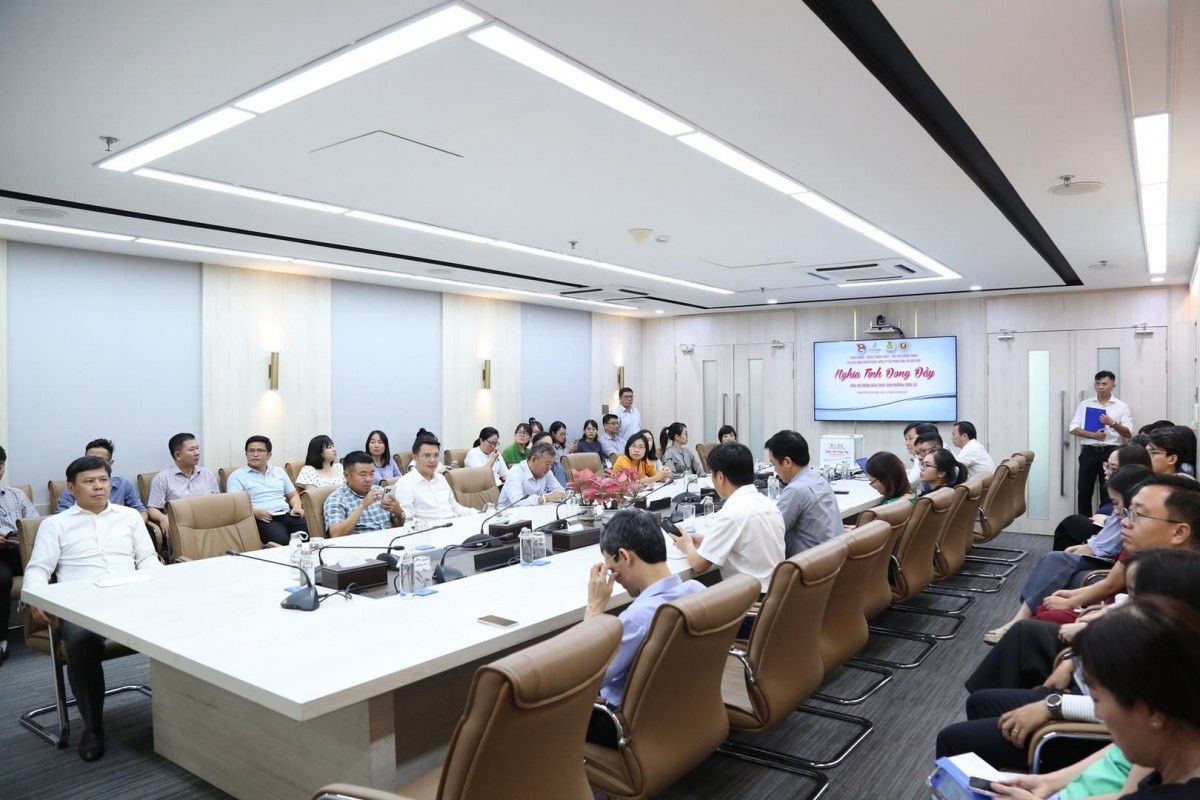 PVTrans chung tay ủng hộ đồng bào các địa phương bị ảnh hưởng bởi mưa lũ