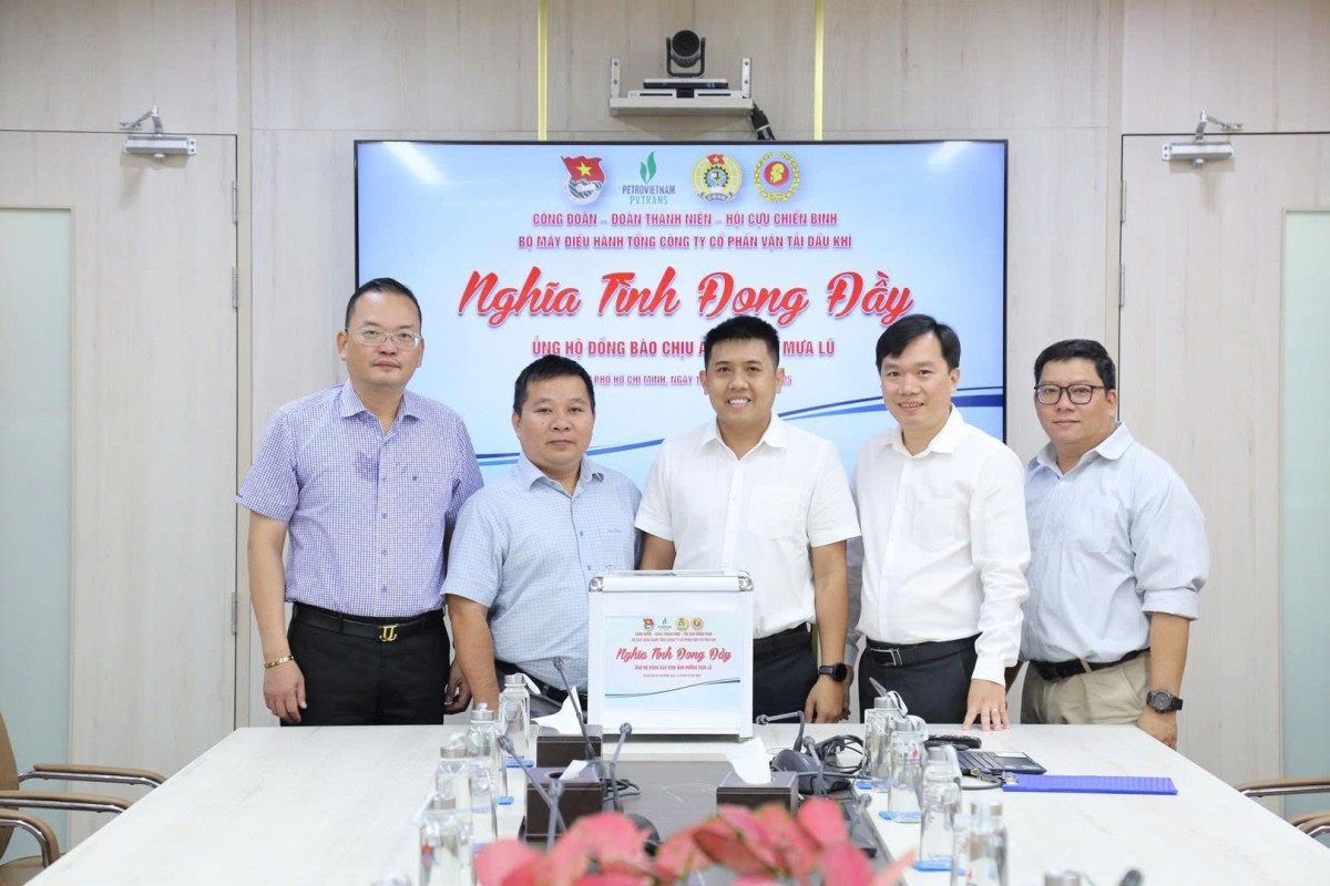 PVTrans chung tay ủng hộ đồng bào các địa phương bị ảnh hưởng bởi mưa lũ